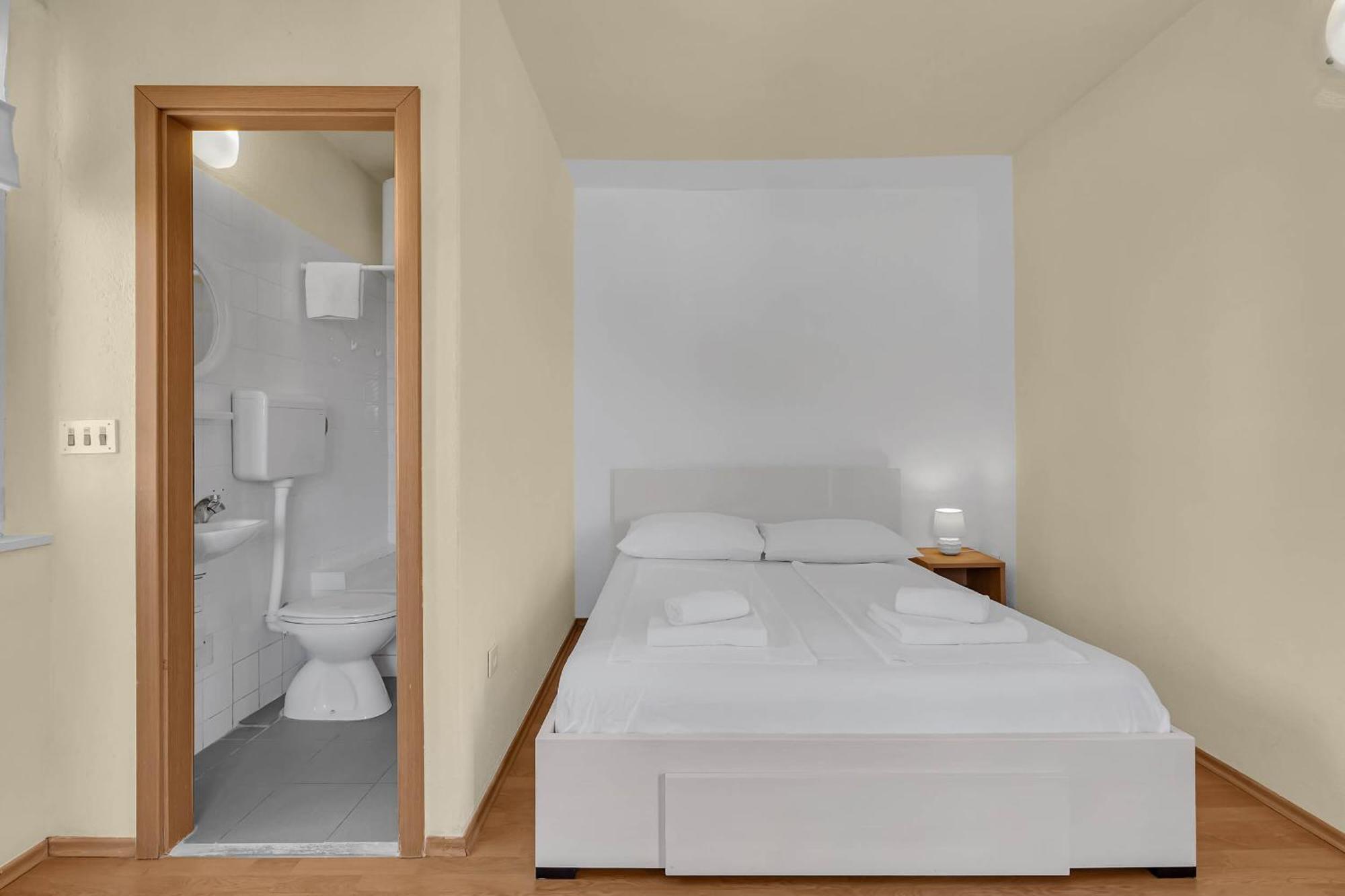 Studios Jakov Makarska Buitenkant foto